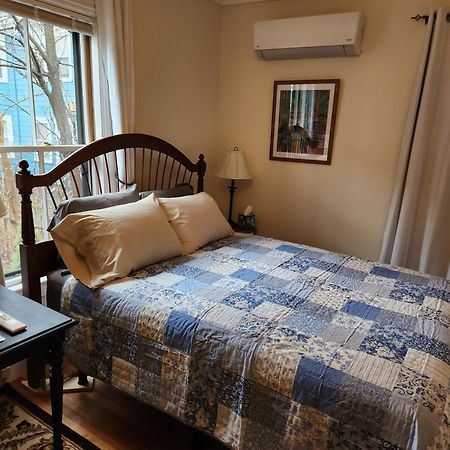 Davis Square Inn Сомервилл Экстерьер фото