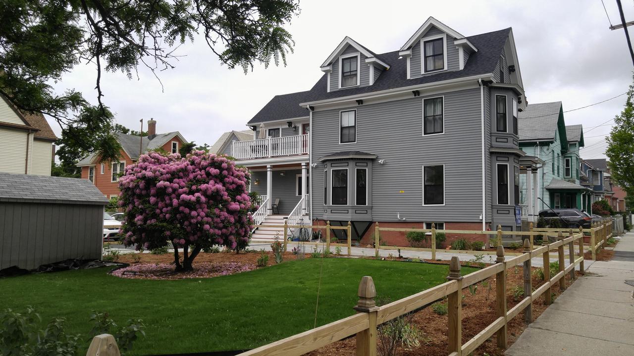 Davis Square Inn Сомервилл Экстерьер фото
