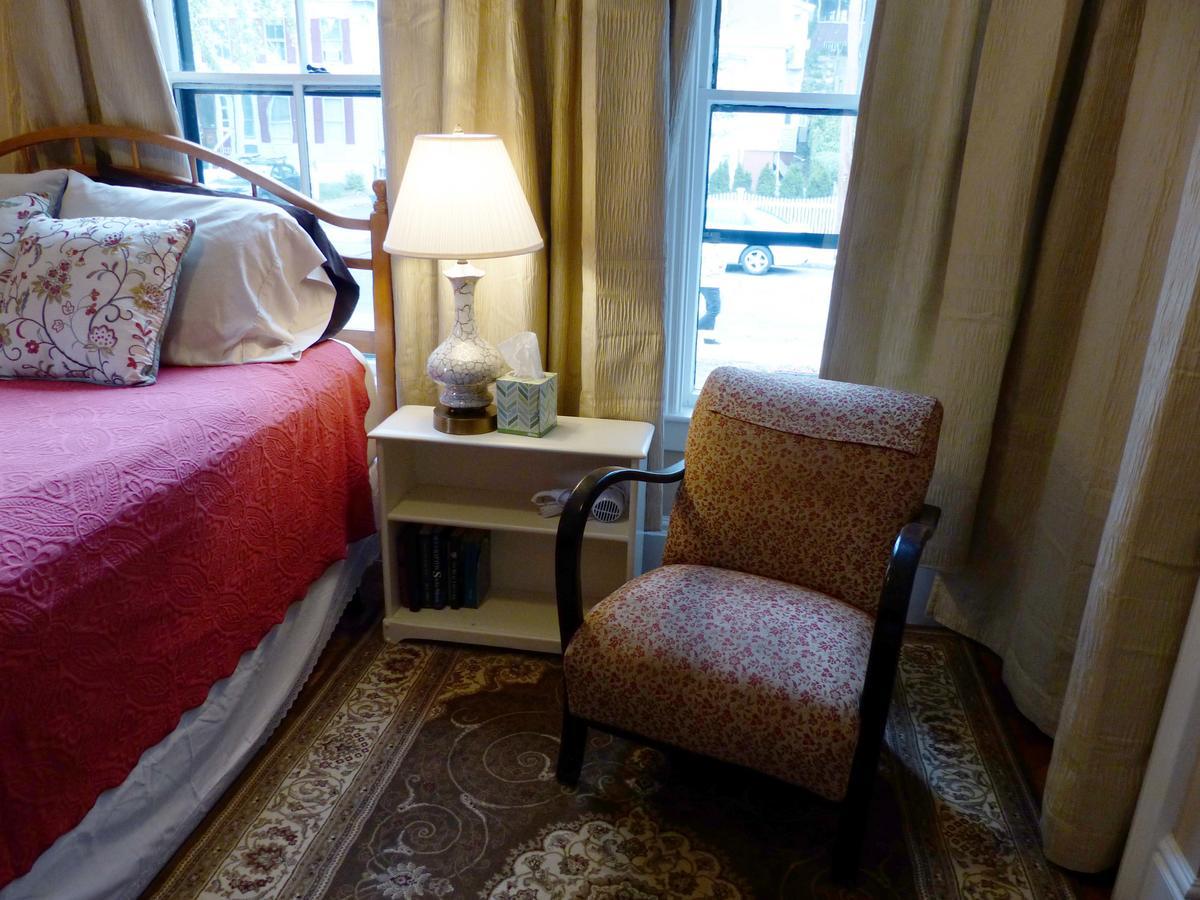 Davis Square Inn Сомервилл Экстерьер фото
