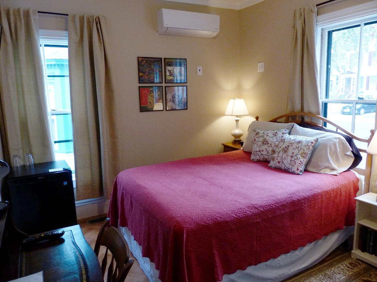 Davis Square Inn Сомервилл Экстерьер фото