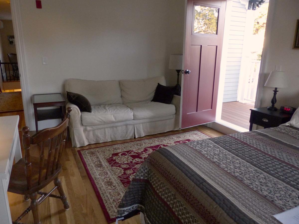 Davis Square Inn Сомервилл Экстерьер фото